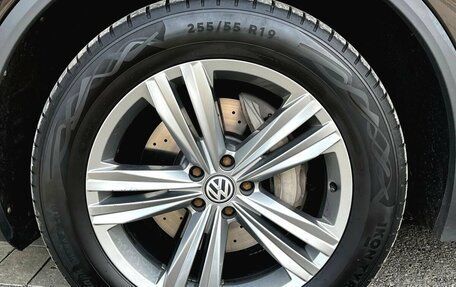 Volkswagen Touareg III, 2019 год, 4 500 000 рублей, 7 фотография