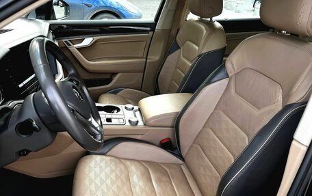 Volkswagen Touareg III, 2019 год, 4 500 000 рублей, 12 фотография