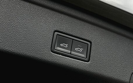 Volkswagen Touareg III, 2019 год, 4 500 000 рублей, 31 фотография