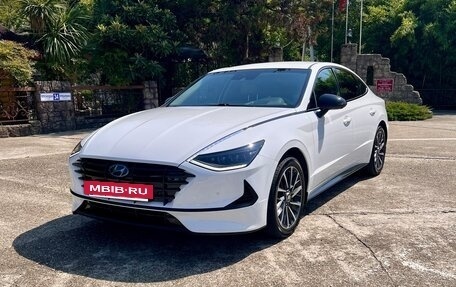 Hyundai Sonata VIII, 2019 год, 2 100 000 рублей, 2 фотография