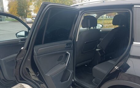 Volkswagen Tiguan II, 2018 год, 1 950 000 рублей, 2 фотография