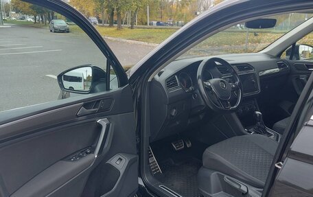 Volkswagen Tiguan II, 2018 год, 1 950 000 рублей, 4 фотография