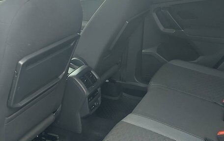 Volkswagen Tiguan II, 2018 год, 1 950 000 рублей, 3 фотография