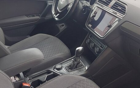 Volkswagen Tiguan II, 2018 год, 1 950 000 рублей, 8 фотография