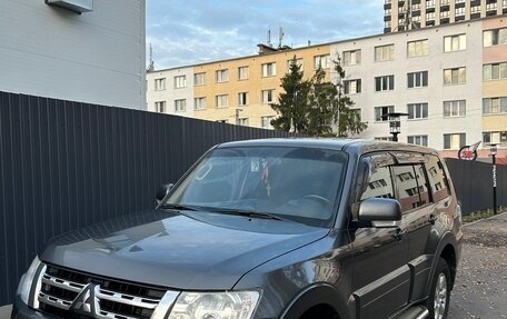 Mitsubishi Pajero IV, 2013 год, 2 000 000 рублей, 4 фотография