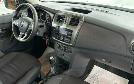 Renault Logan II, 2018 год, 799 000 рублей, 12 фотография