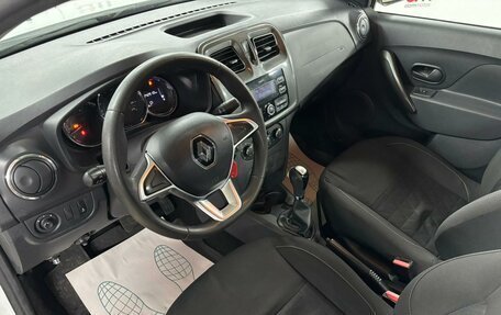 Renault Logan II, 2018 год, 799 000 рублей, 10 фотография