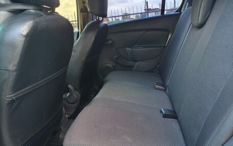 Renault Sandero II рестайлинг, 2015 год, 700 000 рублей, 9 фотография