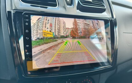 Renault Sandero II рестайлинг, 2015 год, 700 000 рублей, 13 фотография