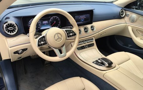 Mercedes-Benz E-Класс, 2019 год, 3 950 000 рублей, 15 фотография