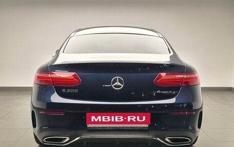 Mercedes-Benz E-Класс, 2019 год, 3 950 000 рублей, 3 фотография