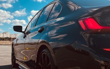 BMW 3 серия, 2019 год, 4 400 000 рублей, 3 фотография