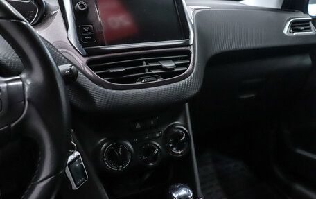 Peugeot 2008 II, 2014 год, 880 000 рублей, 13 фотография