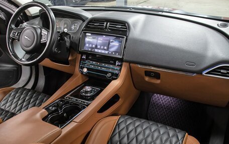 Jaguar F-Pace, 2017 год, 2 198 000 рублей, 11 фотография