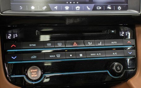 Jaguar F-Pace, 2017 год, 2 198 000 рублей, 18 фотография