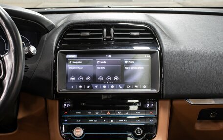 Jaguar F-Pace, 2017 год, 2 198 000 рублей, 15 фотография