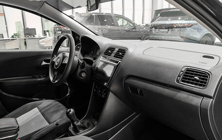 Volkswagen Polo VI (EU Market), 2015 год, 750 000 рублей, 15 фотография