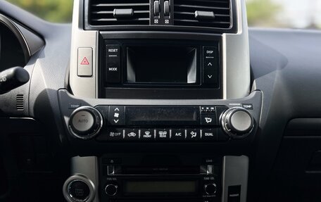 Toyota Land Cruiser Prado 150 рестайлинг 2, 2012 год, 3 650 000 рублей, 27 фотография