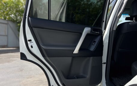 Toyota Land Cruiser Prado 150 рестайлинг 2, 2012 год, 3 650 000 рублей, 16 фотография