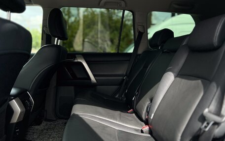 Toyota Land Cruiser Prado 150 рестайлинг 2, 2012 год, 3 650 000 рублей, 32 фотография