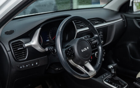KIA Rio IV, 2021 год, 1 599 000 рублей, 10 фотография