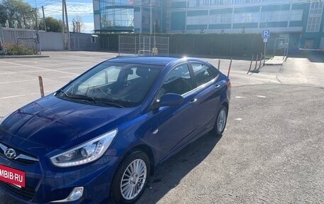 Hyundai Solaris II рестайлинг, 2013 год, 950 000 рублей, 3 фотография