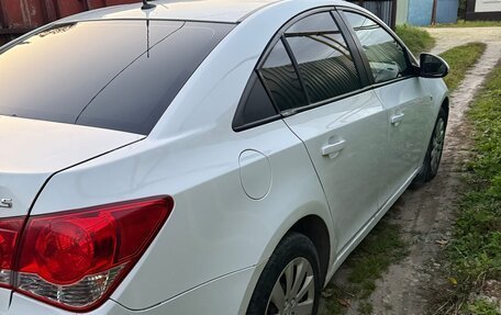 Chevrolet Cruze II, 2011 год, 550 013 рублей, 3 фотография