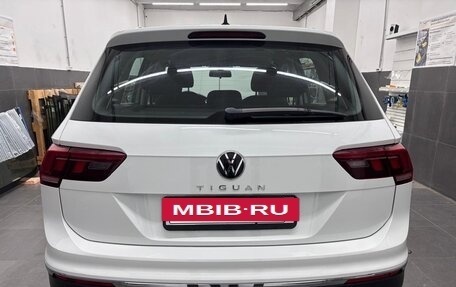 Volkswagen Tiguan II, 2021 год, 2 400 000 рублей, 6 фотография