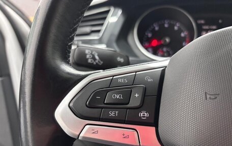 Volkswagen Tiguan II, 2021 год, 2 400 000 рублей, 21 фотография