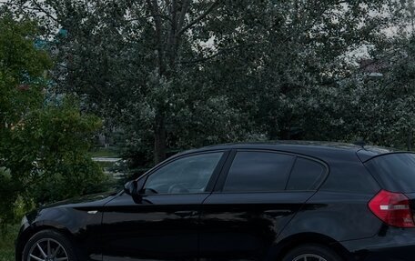 BMW 1 серия, 2008 год, 600 000 рублей, 2 фотография