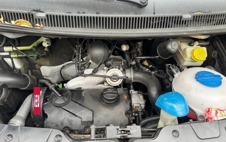 Volkswagen Transporter T5 рестайлинг, 2003 год, 750 000 рублей, 7 фотография