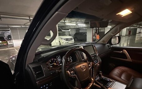 Toyota Land Cruiser 200, 2018 год, 6 500 000 рублей, 2 фотография