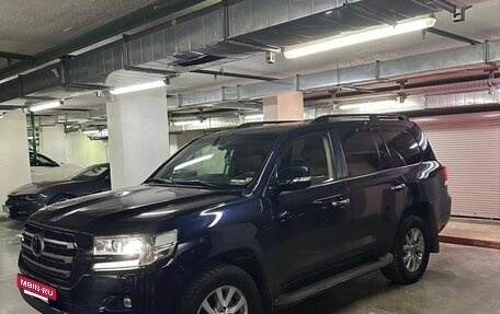 Toyota Land Cruiser 200, 2018 год, 6 500 000 рублей, 7 фотография