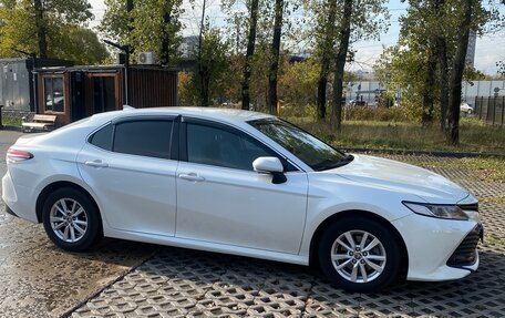 Toyota Camry, 2020 год, 2 100 000 рублей, 1 фотография
