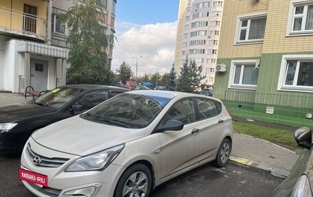 Hyundai Solaris II рестайлинг, 2015 год, 850 000 рублей, 3 фотография