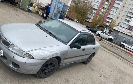 Mitsubishi Carisma I, 1998 год, 160 000 рублей, 4 фотография