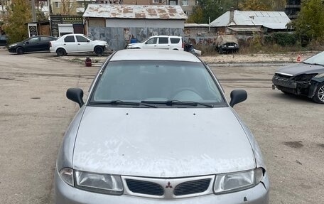 Mitsubishi Carisma I, 1998 год, 160 000 рублей, 2 фотография