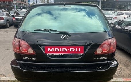 Lexus RX IV рестайлинг, 2000 год, 830 000 рублей, 4 фотография