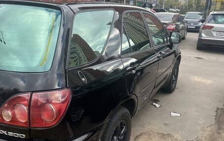 Lexus RX IV рестайлинг, 2000 год, 830 000 рублей, 5 фотография