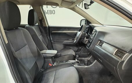 Mitsubishi Outlander III рестайлинг 3, 2013 год, 1 099 000 рублей, 15 фотография