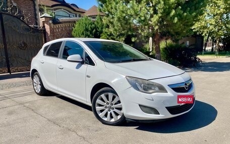 Opel Astra J, 2011 год, 640 000 рублей, 8 фотография