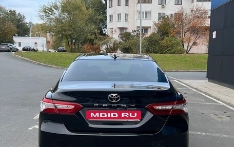 Toyota Camry, 2018 год, 2 800 000 рублей, 4 фотография