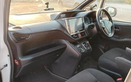 Toyota Voxy III, 2014 год, 1 900 000 рублей, 12 фотография