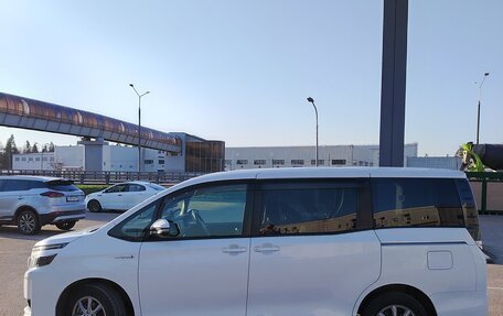 Toyota Voxy III, 2014 год, 1 900 000 рублей, 3 фотография