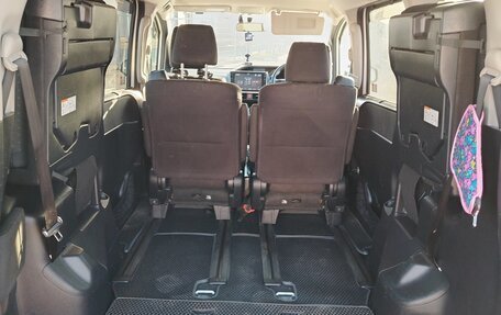 Toyota Voxy III, 2014 год, 1 900 000 рублей, 17 фотография