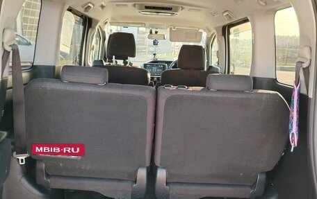 Toyota Voxy III, 2014 год, 1 900 000 рублей, 18 фотография