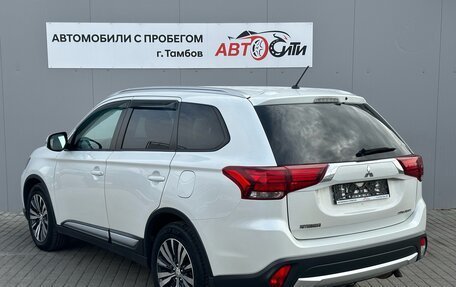 Mitsubishi Outlander III рестайлинг 3, 2015 год, 1 690 000 рублей, 5 фотография