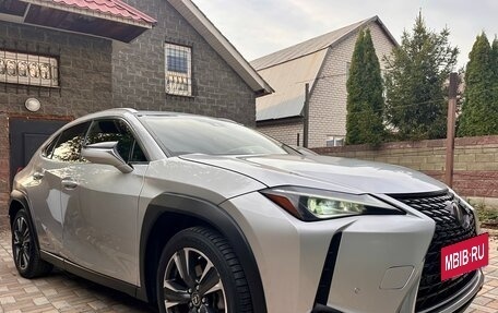 Lexus UX I, 2019 год, 3 000 000 рублей, 7 фотография