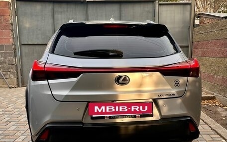 Lexus UX I, 2019 год, 3 000 000 рублей, 8 фотография