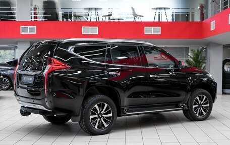 Mitsubishi Pajero Sport III рестайлинг, 2018 год, 2 399 000 рублей, 2 фотография